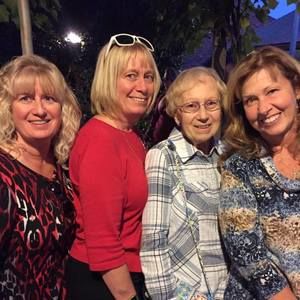 Meet your Posher, Denise